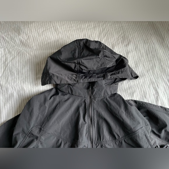 Lululemon Lightweight Hooded Jacket - Picture 8 of 14